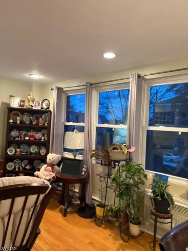 821 Jersey Ave #1L, Elizabeth City, NJ 07202