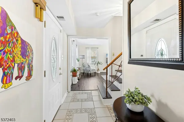 7 Concord Dr, Franklin Twp., NJ 08873