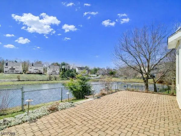 8 Mulberry Ct, Branchburg Twp., NJ 08876