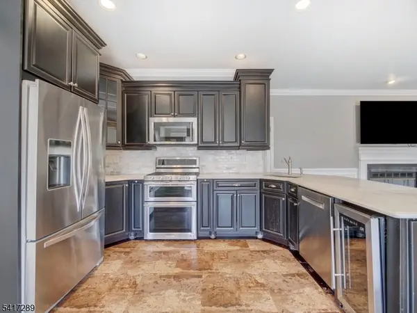 8 Mulberry Ct, Branchburg Twp., NJ 08876