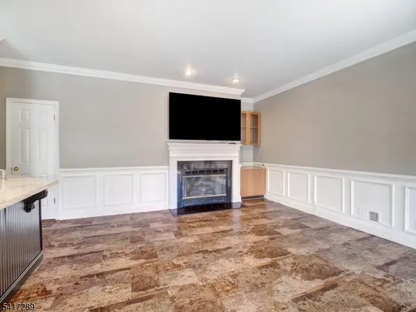 8 Mulberry Ct, Branchburg Twp., NJ 08876