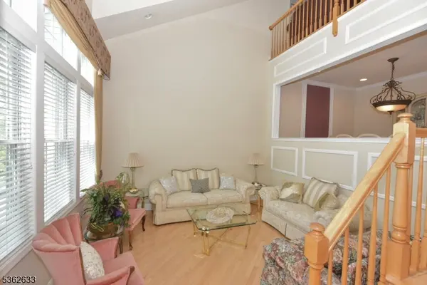 3 Skyview Dr, North Haledon Boro, NJ 07508