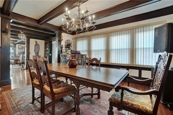 1050 Dickens ST, Far Rockaway, NY 11691