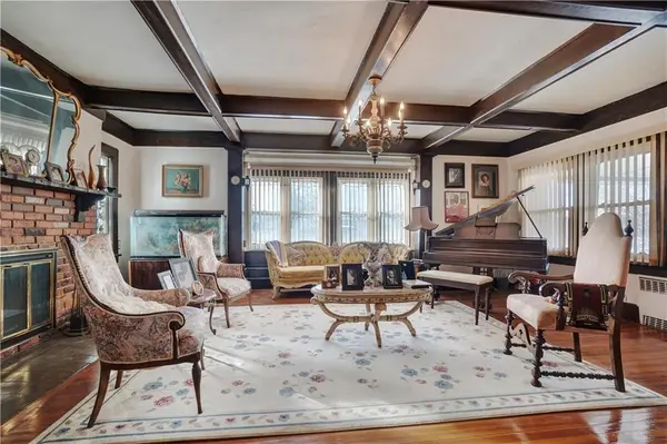 1050 Dickens ST, Far Rockaway, NY 11691