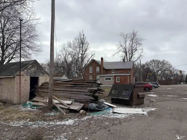 803 Nadeau RD, Frenchtown Twp, MI 48162