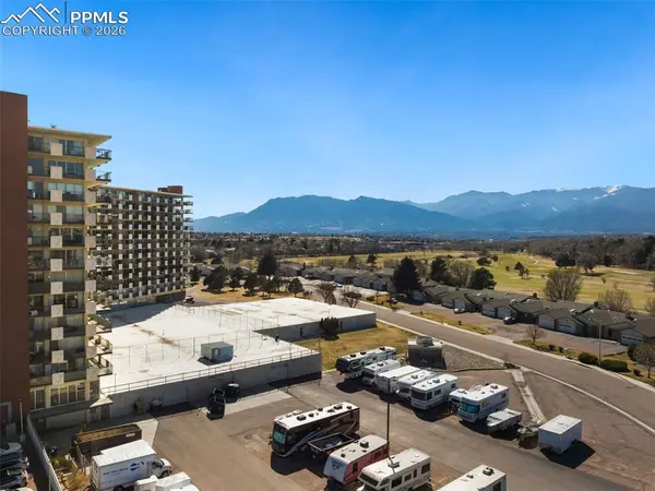 411 Lakewood CIR #A-212, Colorado Springs, CO 80910