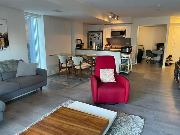 295 Adelaide ST W #414, Toronto C01, ON M5V 0L4