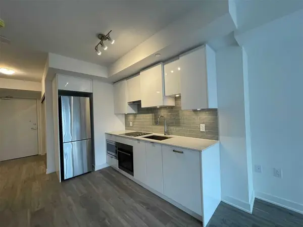 195 Redpath AVE #2811, Toronto C10, ON M4P 0E4