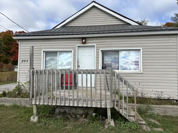 203 Gianetto DR, Midland, ON L4R 5J4