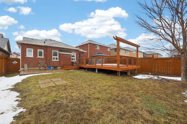 116 Sun King CRES, Barrie, ON L4M 0E6