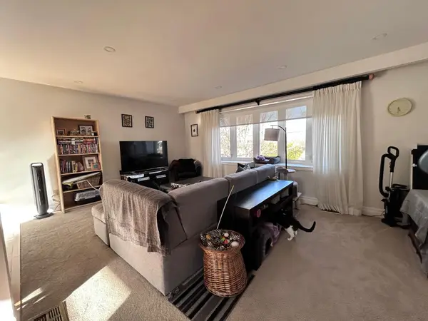 174 Cook ST #Upper, Barrie, ON L4M 4H3