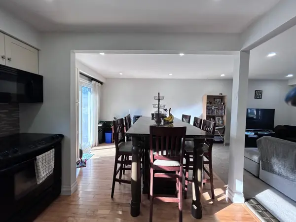 174 Cook ST #Upper, Barrie, ON L4M 4H3