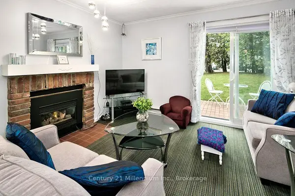 15 Dawson DR #6, Collingwood, ON L9Y 5B4