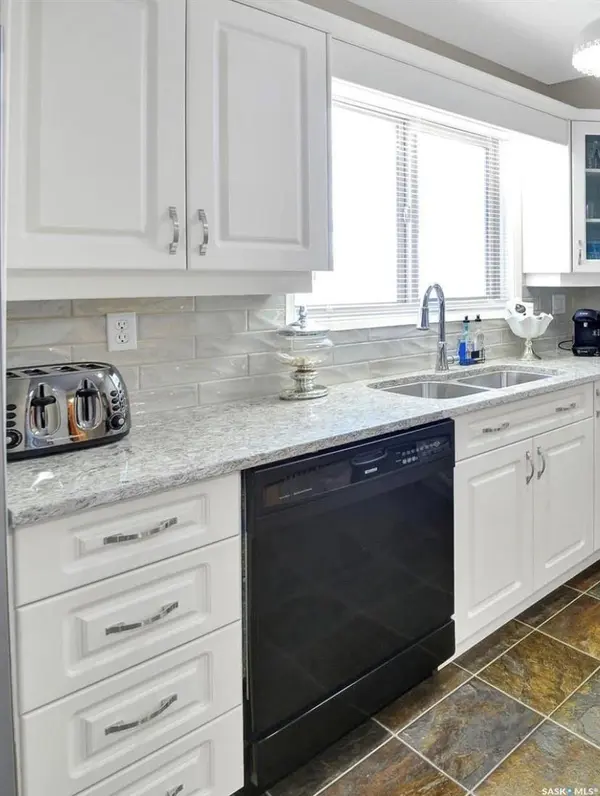 525 5th AVENUE N #209, Saskatoon, SK S7K 2R1