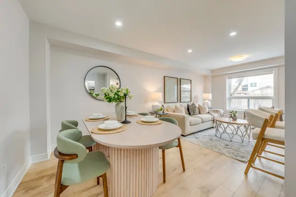 2350 Grand Ravine DR #17, Oakville, ON L6H 6E2