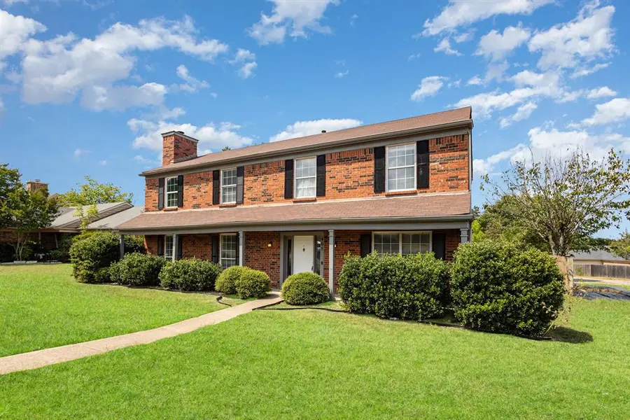 905 Eagle Drive, Desoto, TX 75115