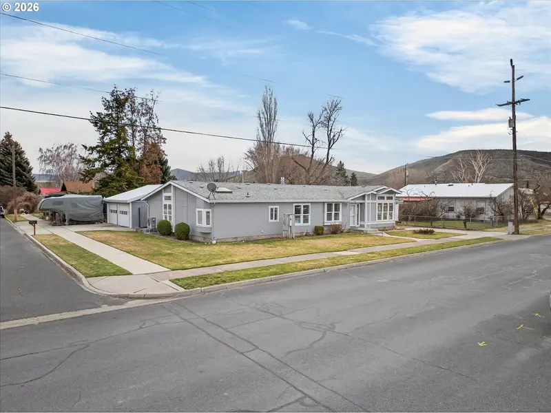 2248 OAK ST, Baker City, OR 97814