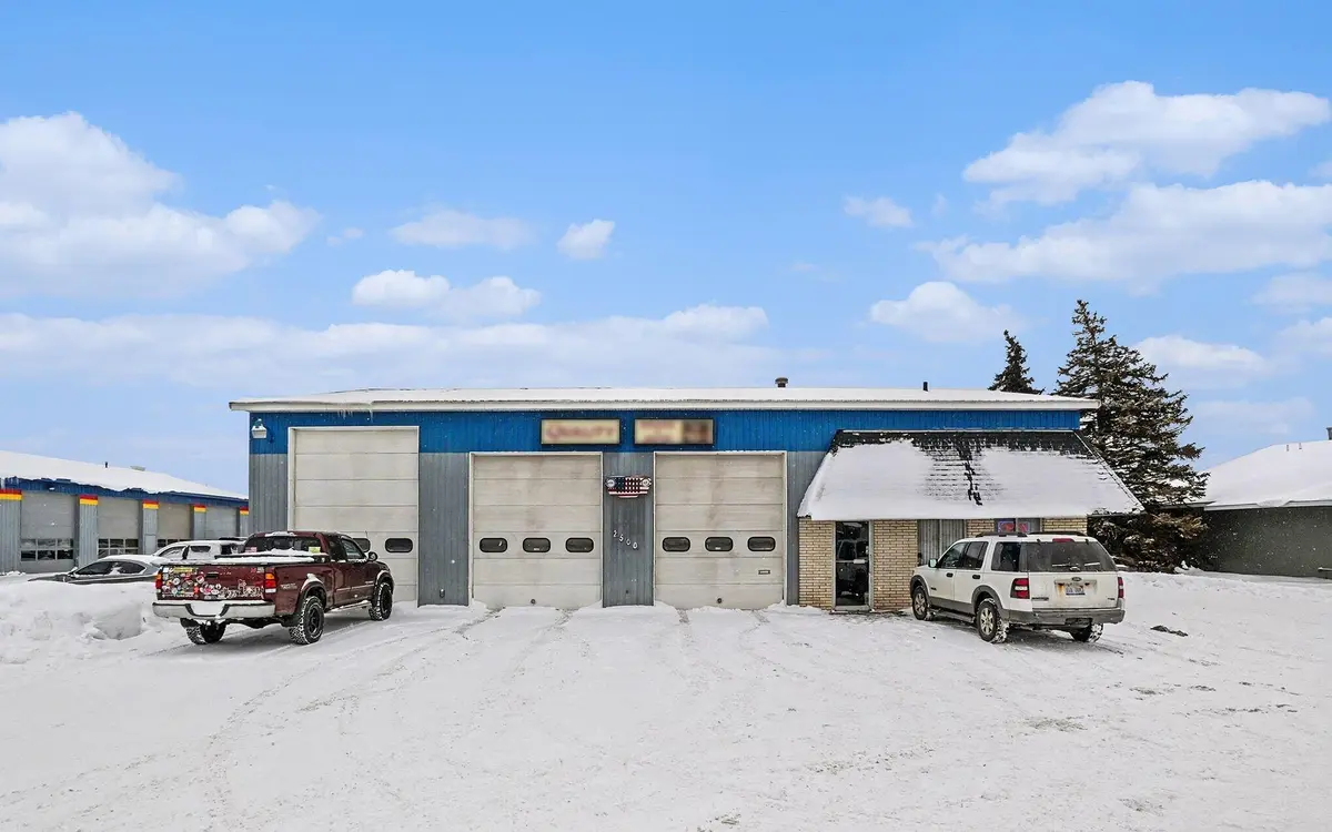 2470 Van Ommen DR, Holland Twp, MI 49424