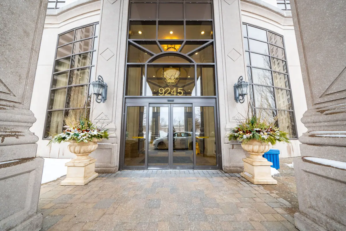 9245 JANE ST #1504, Vaughan, ON L6A 0K1