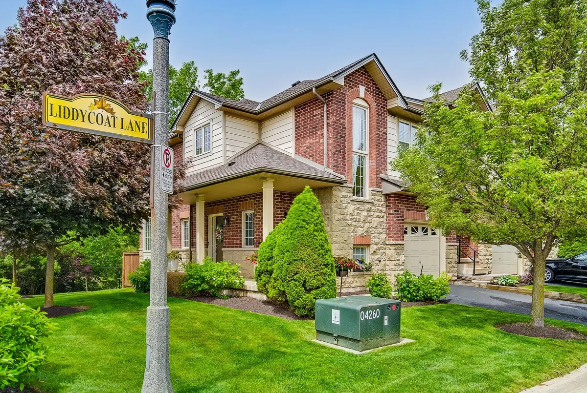 5 Liddycoat LN, Hamilton, ON L9G 0A7