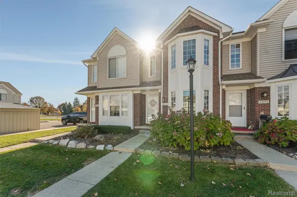 35074 Windsor DR, New Baltimore, MI 48047