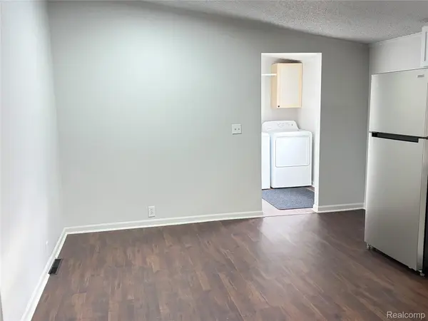 11312 N Lake DR, Fenton Charter Township, MI 48430