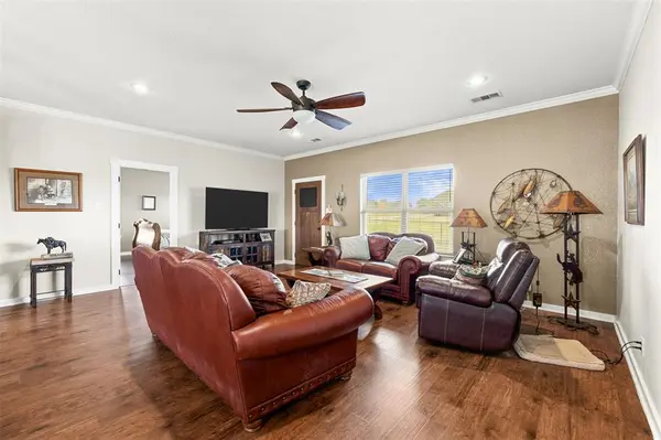 452 County Road 470, Chilton, TX 76632