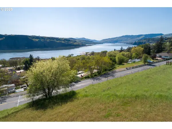 Columbia DR, Lyle, WA 98635