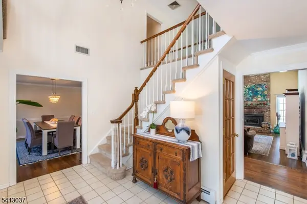 7 Chestnut St, Washington Twp., NJ 07853