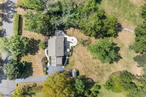 16 Partridge Run, Montgomery Twp., NJ 08502