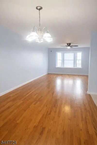 524 Broadway, Elizabeth City, NJ 07206