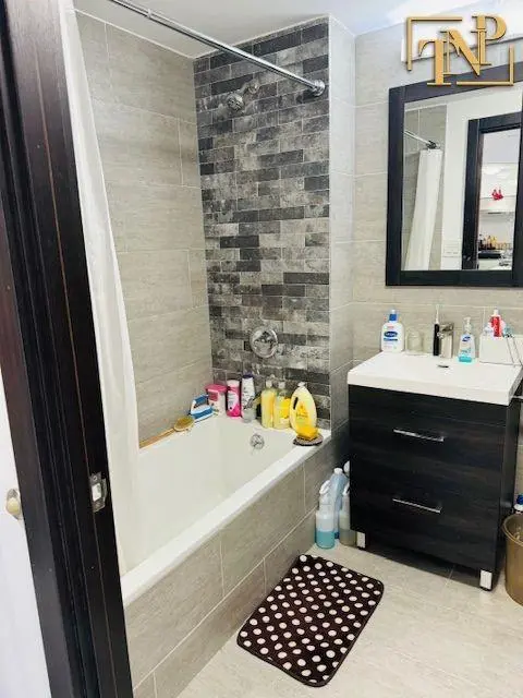 70-09 45th AVE #9E, Queens, NY 11377