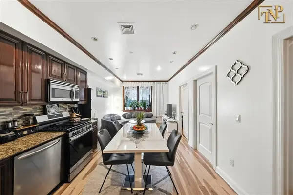 2569 38th ST #1R, Astoria, NY 11103