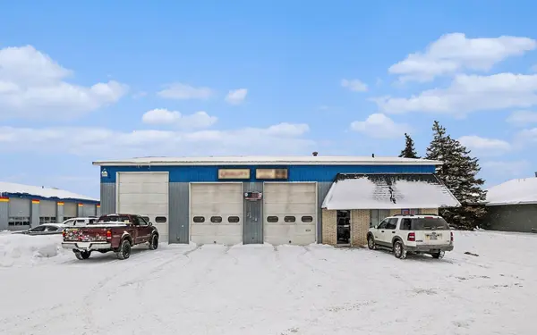 2470 Van Ommen DR, Holland Twp, MI 49424