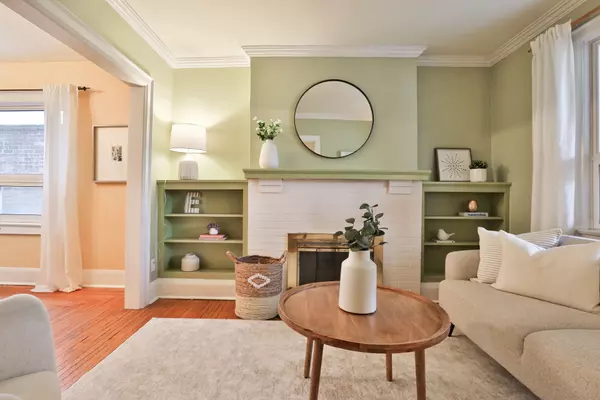 4 Earl Haig AVE, Toronto E02, ON M4C 1E1