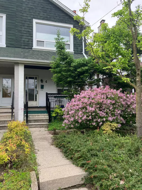 Toronto E02, ON M4C 1E1,4 Earl Haig AVE