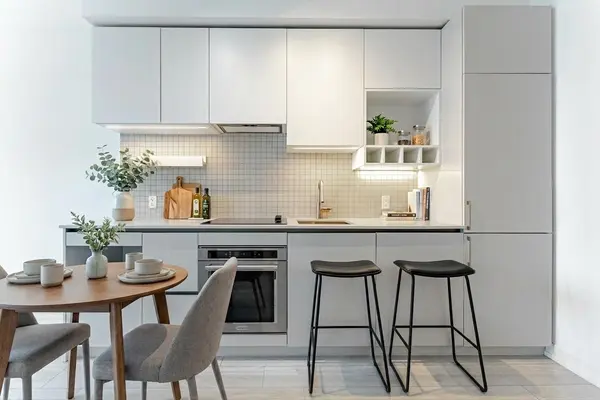 950 Portage Pkwy #5510, Vaughan, ON L4K 0J7