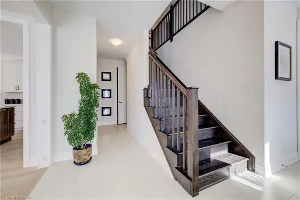 277 FORESTWALK ST, Kitchener, ON N2R 0T2