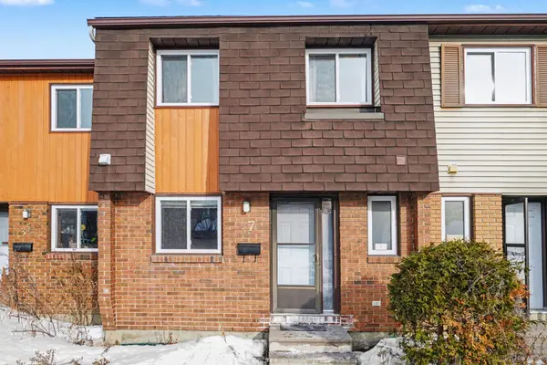 37 Pixley Private, Alta Vista And Area, ON K1G 4C3