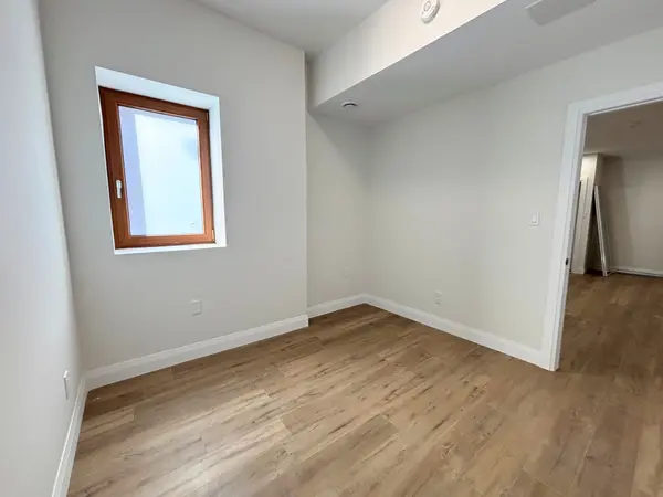 6 Caithness ST E #5, Haldimand, ON N3W 1B7