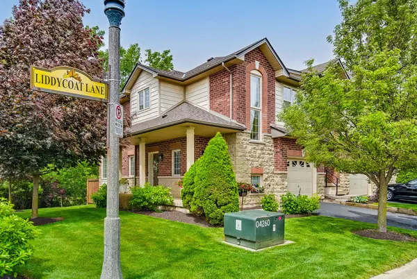 5 Liddycoat LN, Hamilton, ON L9G 0A7