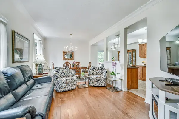 5 Liddycoat LN, Hamilton, ON L9G 0A7