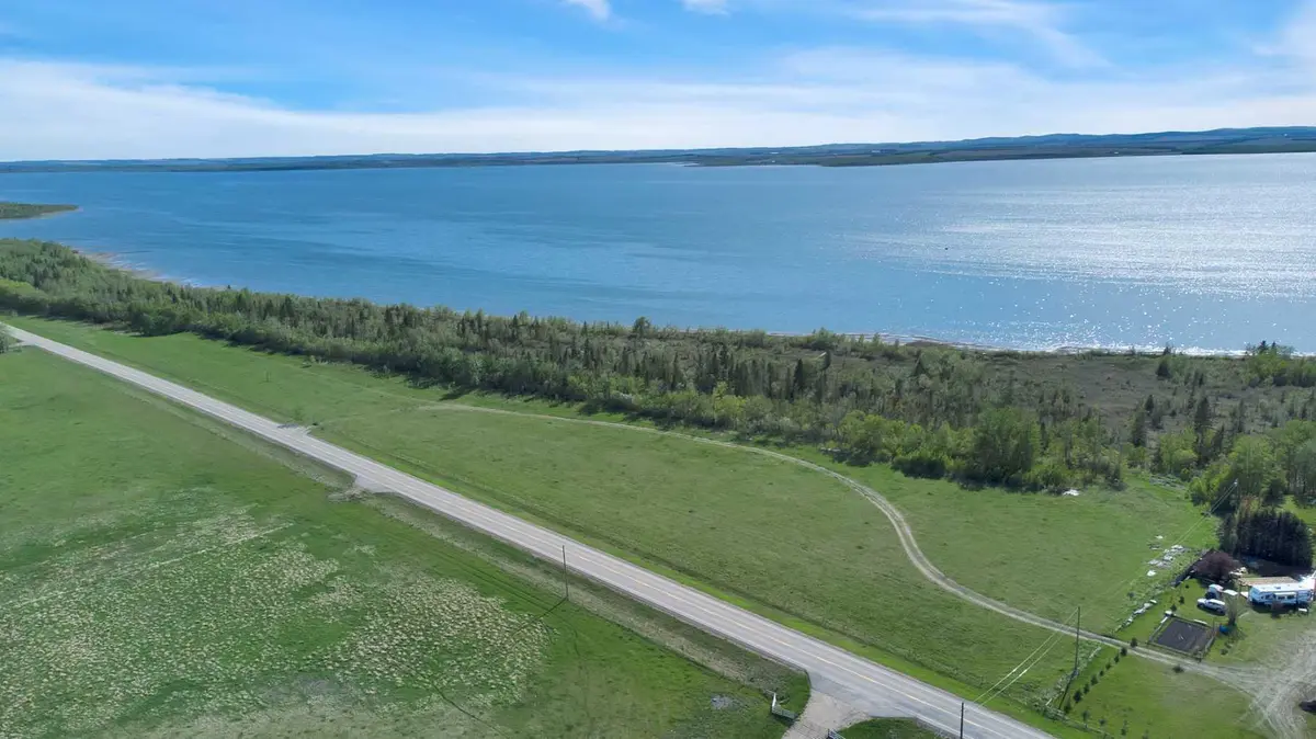 282 Range Road, Gull Lake, AB T4L 2N3