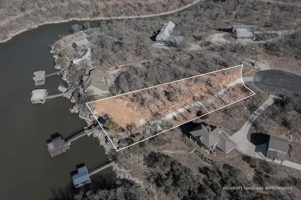 167 Cote D'Azur Drive, Chico, TX 76431