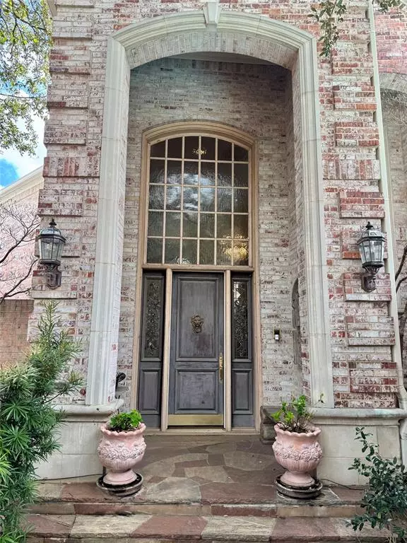 Dallas, TX 75225,7 Ashmere Court