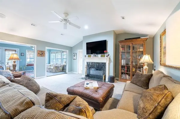 180 Harbor Drive, Gun Barrel City, TX 75156