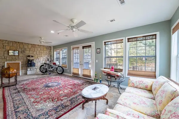 180 Harbor Drive, Gun Barrel City, TX 75156