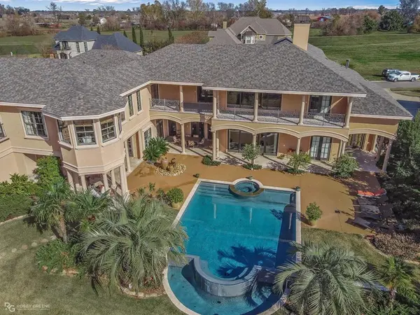 207 N Beach Drive, Bossier City, LA 71111