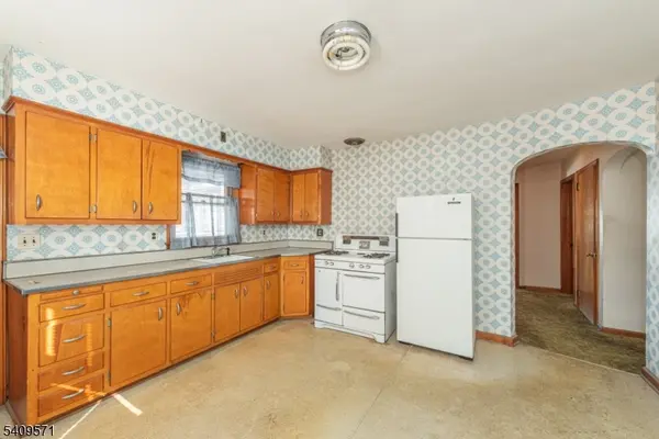 90 Dick St, Clifton City, NJ 07013