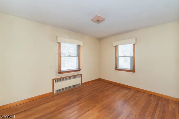 90 Dick St, Clifton City, NJ 07013